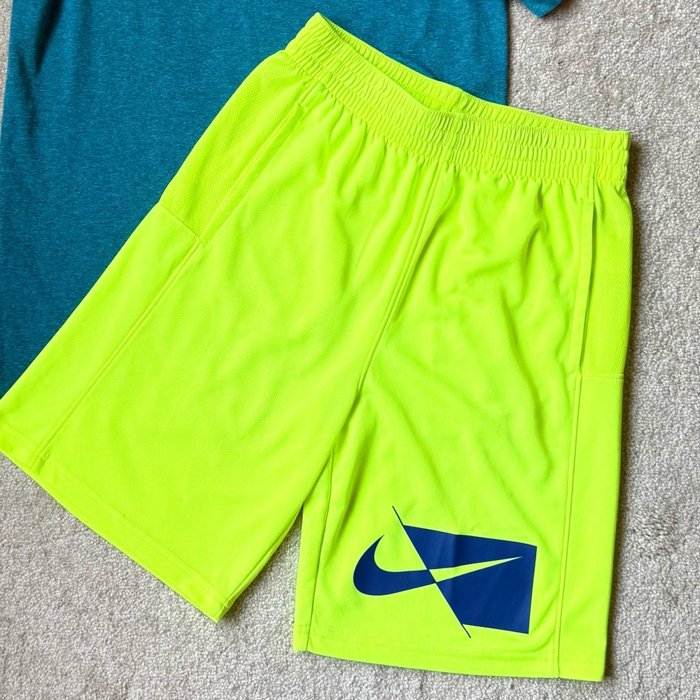 NIKE BOYS’ SIZE YLG MATCHING OUTFIT - Picture 5 of 8